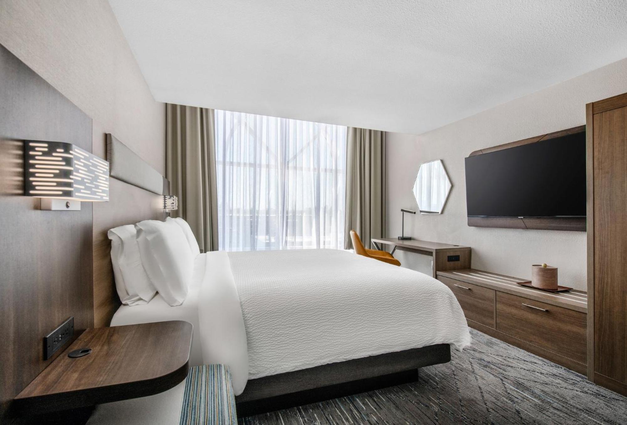 Holiday Inn Express San Diego - Sorrento Valley By Ihg Exterior photo