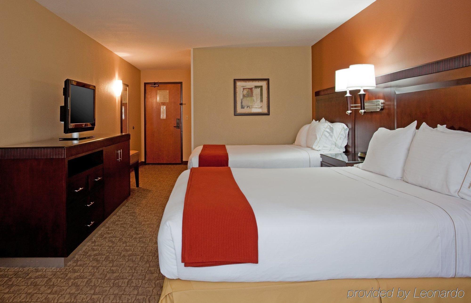 Holiday Inn Express San Diego - Sorrento Valley By Ihg Room photo